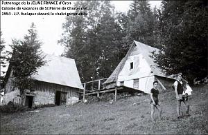 COLO JEUNE FRANCE 1954 JP. Esclapez devant le chalet generaliste